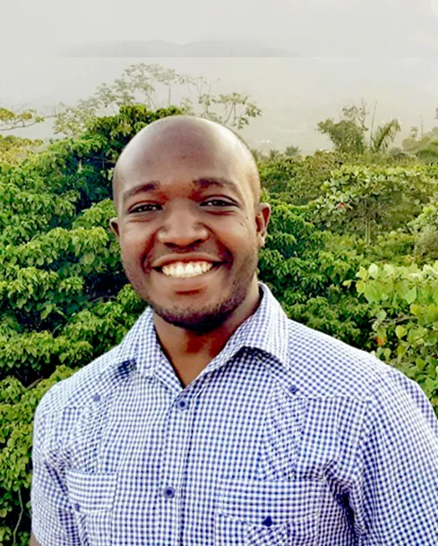 Halle Jackson Booking adventures